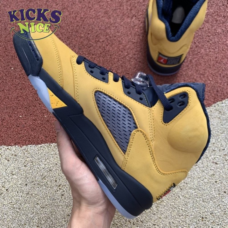 Air Jordan 5 Retro SP 'Michigan' Size 40-47.5 Air Jordan 5 Retro SP 'Michigan' Size 40-47.5
