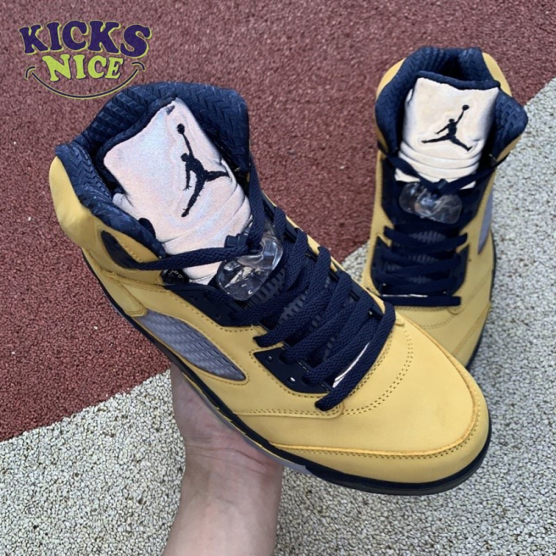 Air Jordan 5 Retro SP 'Michigan' Size 40-47.5 Air Jordan 5 Retro SP 'Michigan' Size 40-47.5