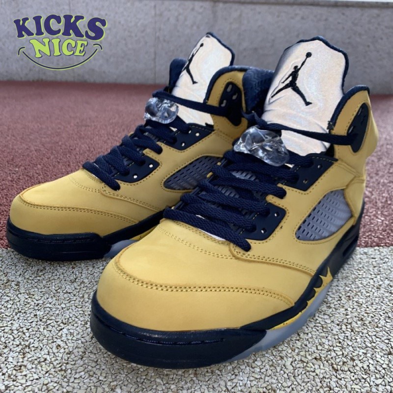 Air Jordan 5 Retro SP 'Michigan' Size 40-47.5 Air Jordan 5 Retro SP 'Michigan' Size 40-47.5