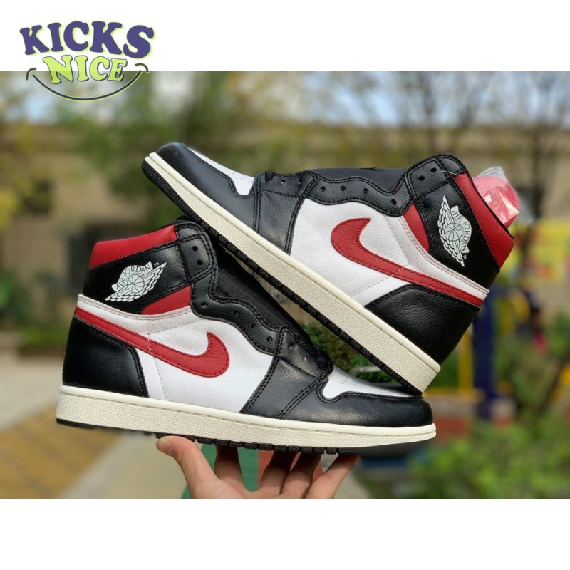 Jordan 1 Retro High Black Gym Red Size 40-47.5 Jordan 1 Retro High Black Gym Red Size 40-47.5