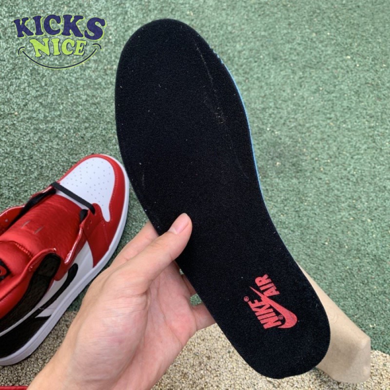 Jordan 1 Retro High Satin Snake Chicago Size 36-46 Jordan 1 Retro High Satin Snake Chicago Size 36-46