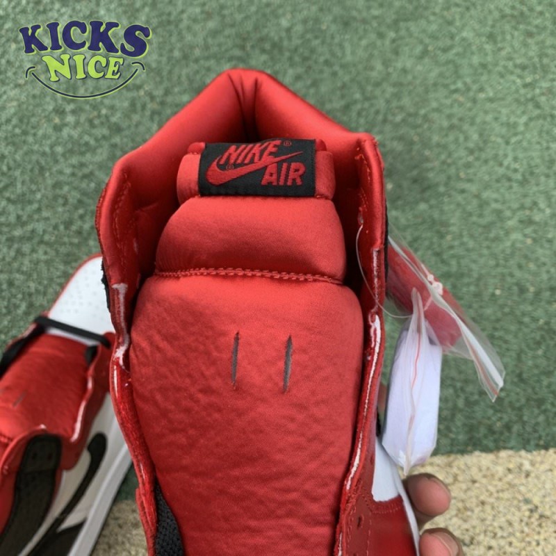 Jordan 1 Retro High Satin Snake Chicago Size 36-46 Jordan 1 Retro High Satin Snake Chicago Size 36-46