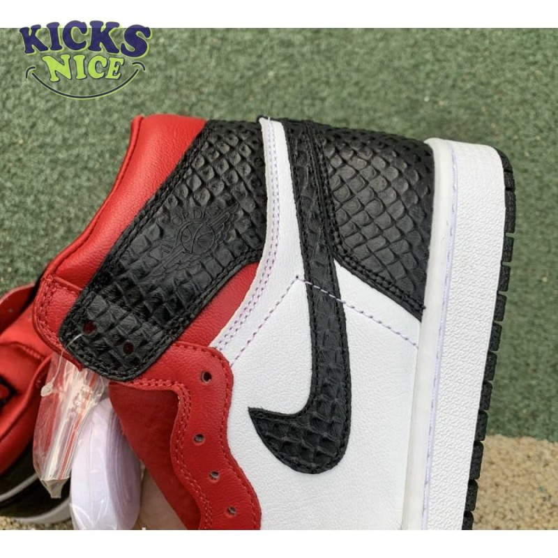 Jordan 1 Retro High Satin Snake Chicago Size 36-46 Jordan 1 Retro High Satin Snake Chicago Size 36-46