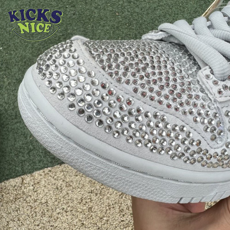 Cactus Plant Flea Market x Swarovski x Dunk Low 'Pure Platinum' Size 36-47.5 Cactus Plant Flea Market x Swarovski x Dunk Low 'Pure Platinum' Size 36-47.5