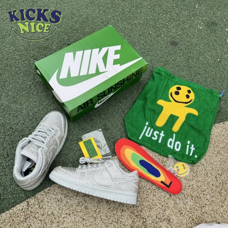 Cactus Plant Flea Market x Swarovski x Dunk Low 'Pure Platinum' Size 36-47.5 Cactus Plant Flea Market x Swarovski x Dunk Low 'Pure Platinum' Size 36-47.5