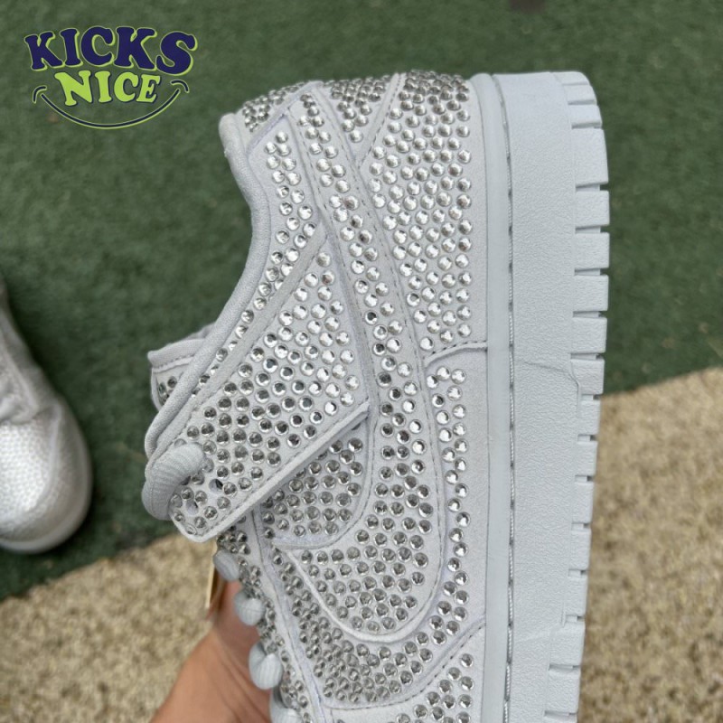 Cactus Plant Flea Market x Swarovski x Dunk Low 'Pure Platinum' Size 36-47.5 Cactus Plant Flea Market x Swarovski x Dunk Low 'Pure Platinum' Size 36-47.5