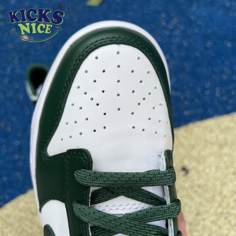 Dunk Low 'Michigan State' Size 36-47.5 Dunk Low 'Michigan State' Size 36-47.5
