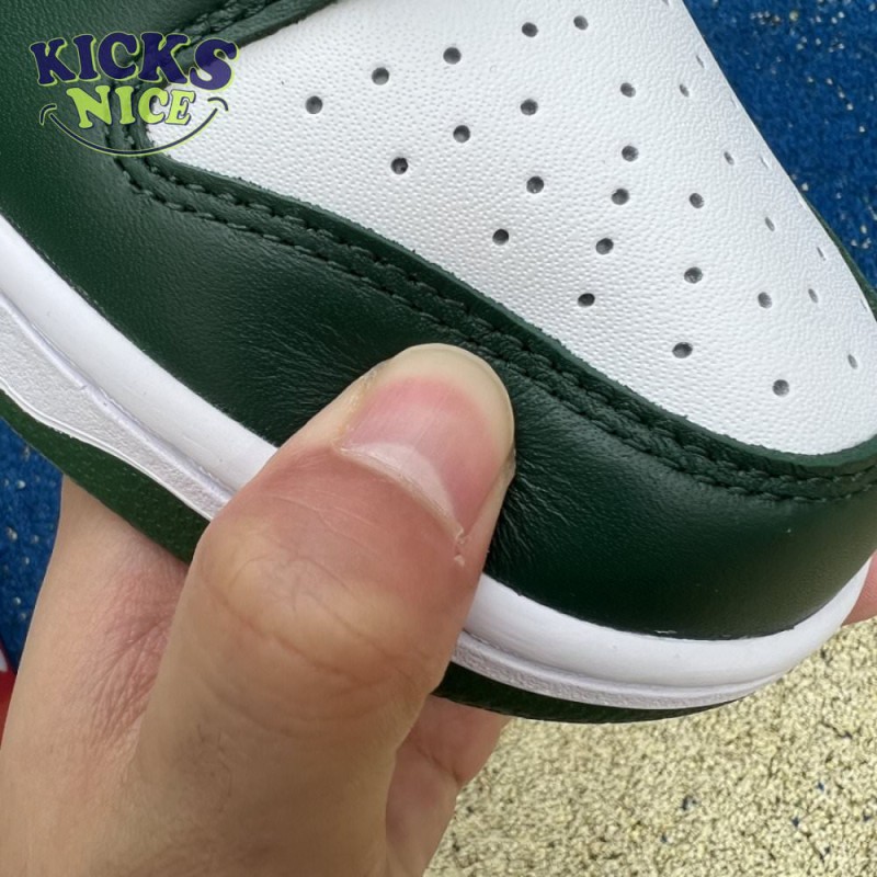 Dunk Low 'Michigan State' Size 36-47.5 Dunk Low 'Michigan State' Size 36-47.5