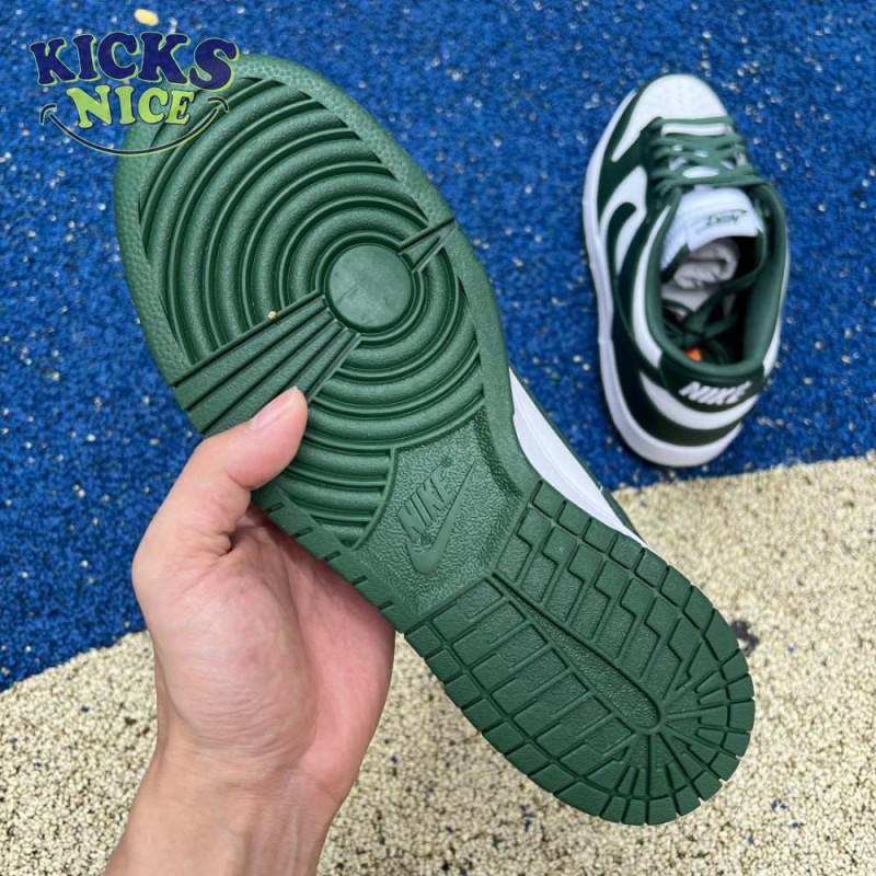 Dunk Low 'Michigan State' Size 36-47.5 Dunk Low 'Michigan State' Size 36-47.5