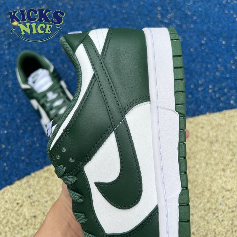 Dunk Low 'Michigan State' Size 36-47.5 Dunk Low 'Michigan State' Size 36-47.5