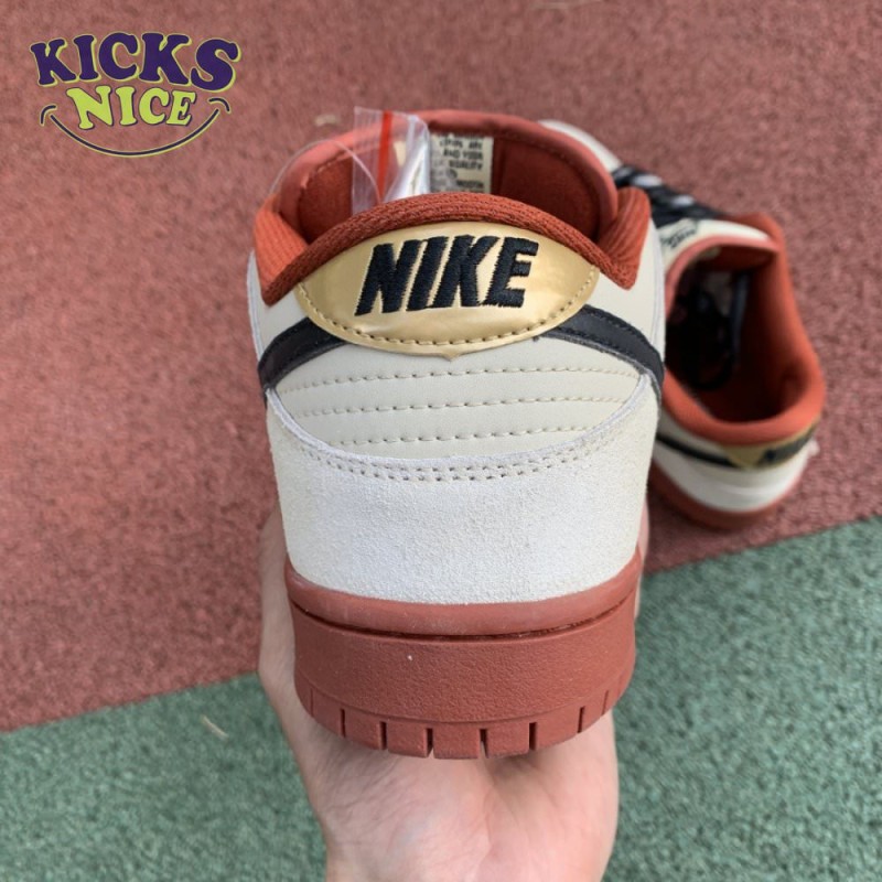 Dunk Low SB 'Muslin' Size 36-47.5 Dunk Low SB 'Muslin' Size 36-47.5
