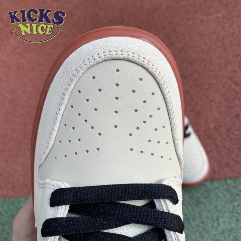 Dunk Low SB 'Muslin' Size 36-47.5 Dunk Low SB 'Muslin' Size 36-47.5