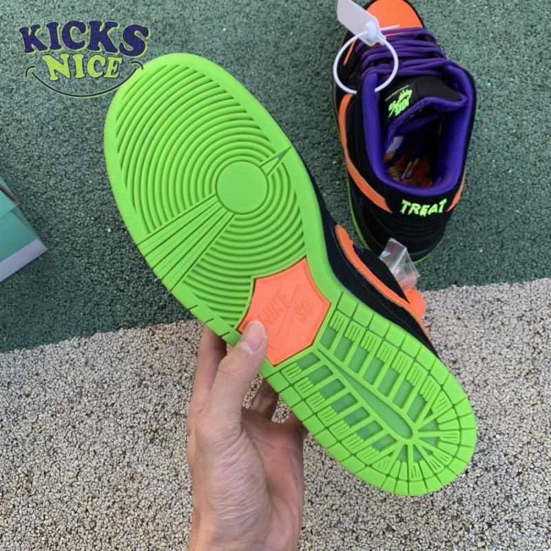 Dunk Low SB 'Night of Mischief' Size 36-45 Dunk Low SB 'Night of Mischief' Size 36-45