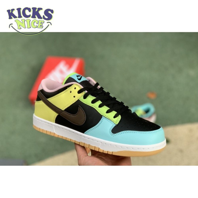 Dunk Low SE 'Free. 99 - Black' Size 36-46 Dunk Low SE 'Free. 99 - Black' Size 36-46