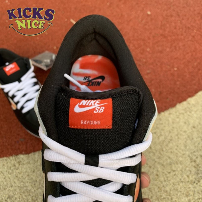 Dunk SB Low 'Tie-Dye Raygun - Black' Size 40-46 Dunk SB Low 'Tie-Dye Raygun - Black' Size 40-46