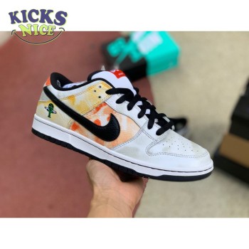 Dunk SB Low 'Tie-Dye Raygun - White' Size 40-46 Dunk SB Low 'Tie-Dye Raygun - White' Size 40-46
