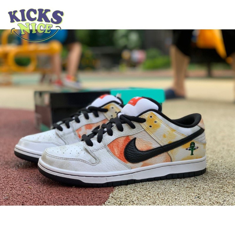 Dunk SB Low 'Tie-Dye Raygun - White' Size 40-46 Dunk SB Low 'Tie-Dye Raygun - White' Size 40-46