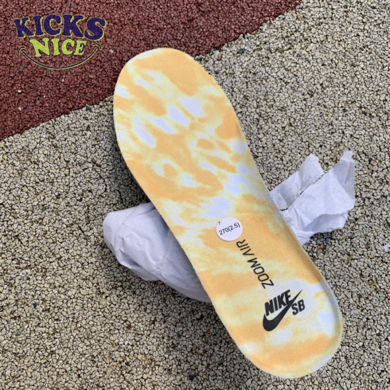 Dunk SB Low 'Tie-Dye Raygun - White' Size 40-46 Dunk SB Low 'Tie-Dye Raygun - White' Size 40-46