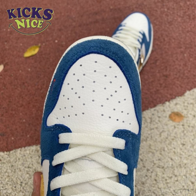 Kasina x Dunk Low '80s Bus' Size 36-46 Kasina x Dunk Low '80s Bus' Size 36-46