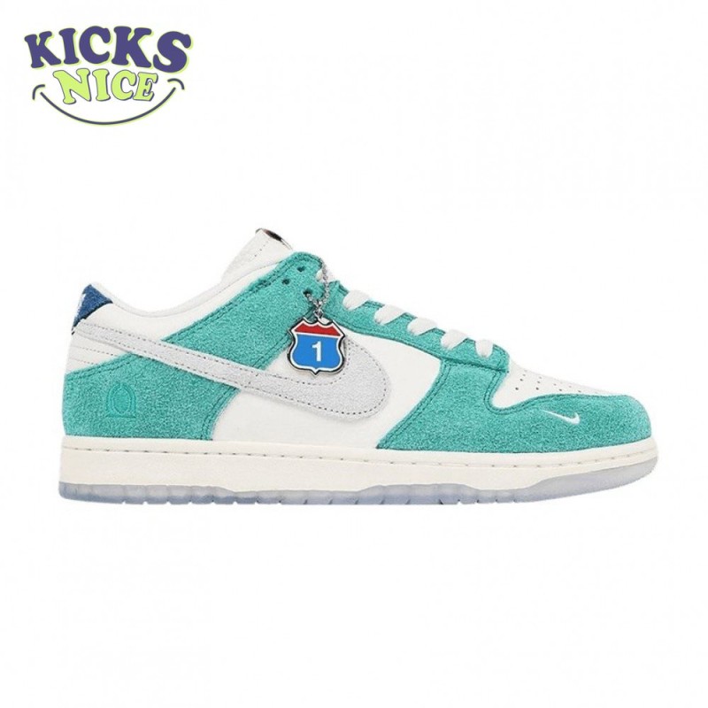 Kasina x Dunk Low 'Road Sign' Size 36-46 Kasina x Dunk Low 'Road Sign' Size 36-46