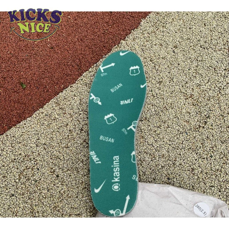 Kasina x Dunk Low 'Road Sign' Size 36-46 Kasina x Dunk Low 'Road Sign' Size 36-46