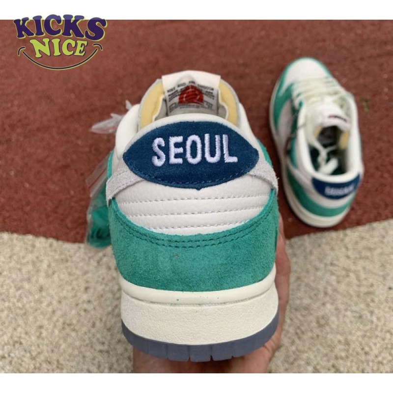 Kasina x Dunk Low 'Road Sign' Size 36-46 Kasina x Dunk Low 'Road Sign' Size 36-46