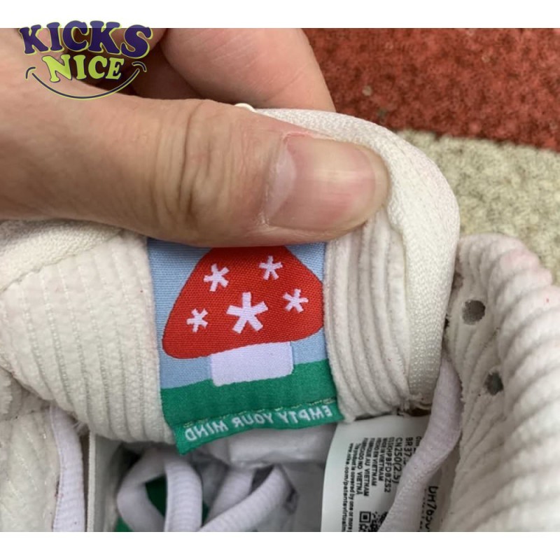 Stingwater x Dunk Low SB 'Magic Mushroom' Size 36-47.5 Stingwater x Dunk Low SB 'Magic Mushroom' Size 36-47.5