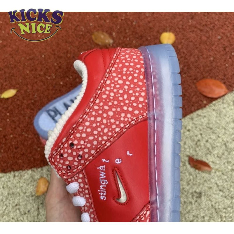 Stingwater x Dunk Low SB 'Magic Mushroom' Size 36-47.5 Stingwater x Dunk Low SB 'Magic Mushroom' Size 36-47.5