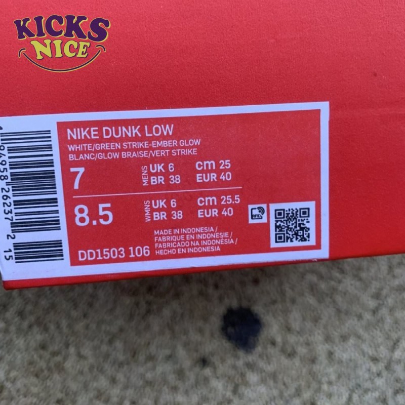 Wmns Dunk Low 'Green Strike' Size 36-47.5 Wmns Dunk Low 'Green Strike' Size 36-47.5