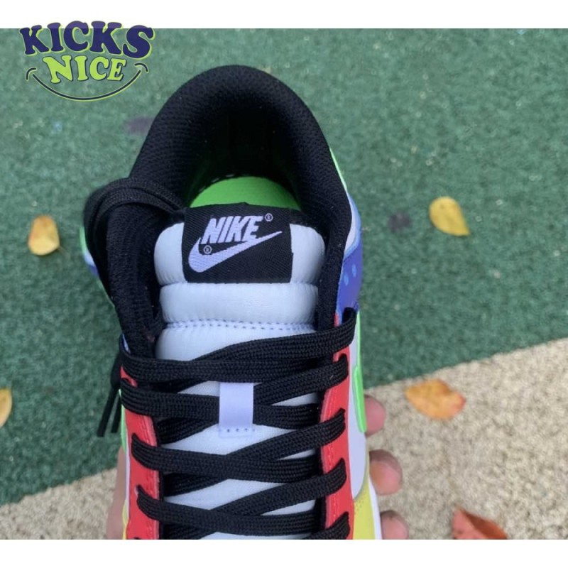 Wmns Dunk Low 'Green Strike' Size 36-47.5 Wmns Dunk Low 'Green Strike' Size 36-47.5