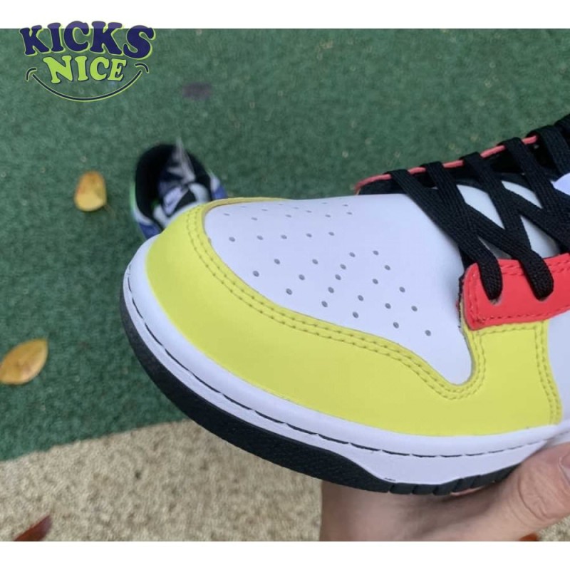 Wmns Dunk Low 'Green Strike' Size 36-47.5 Wmns Dunk Low 'Green Strike' Size 36-47.5