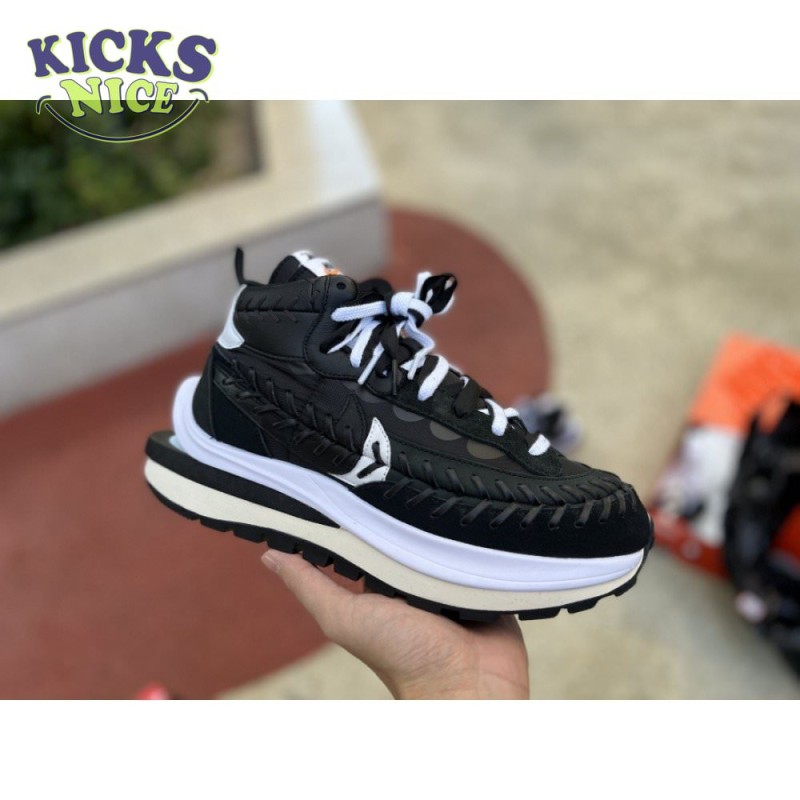 Nike Vaporwaffle sacai Jean Paul Gaultier Black White Size 36-45 Nike Vaporwaffle sacai Jean Paul Gaultier Black White Size 36-45