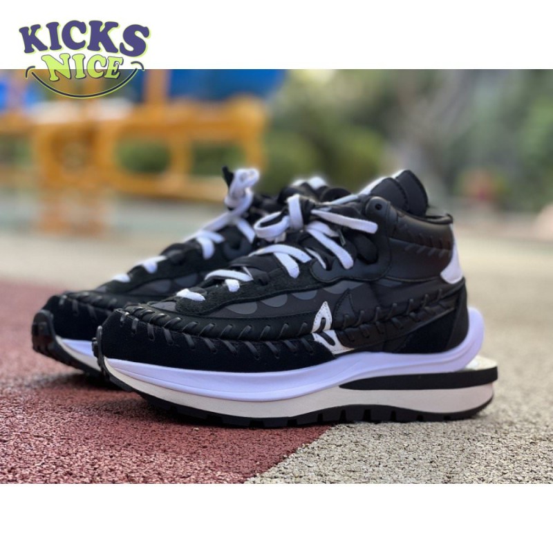 Nike Vaporwaffle sacai Jean Paul Gaultier Black White Size 36-45 Nike Vaporwaffle sacai Jean Paul Gaultier Black White Size 36-45