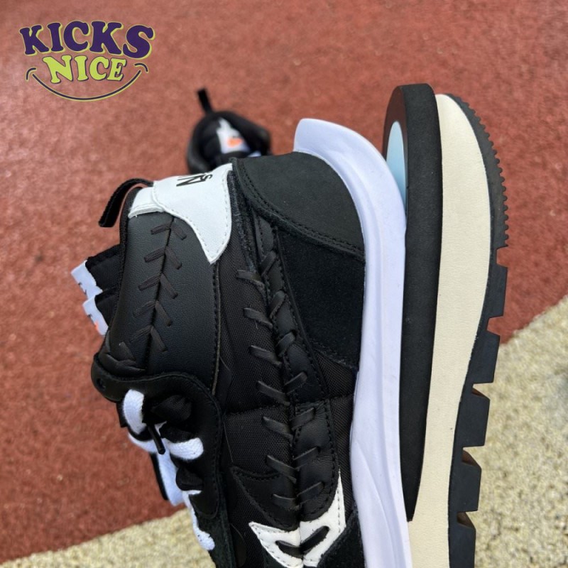 Nike Vaporwaffle sacai Jean Paul Gaultier Black White Size 36-45 Nike Vaporwaffle sacai Jean Paul Gaultier Black White Size 36-45