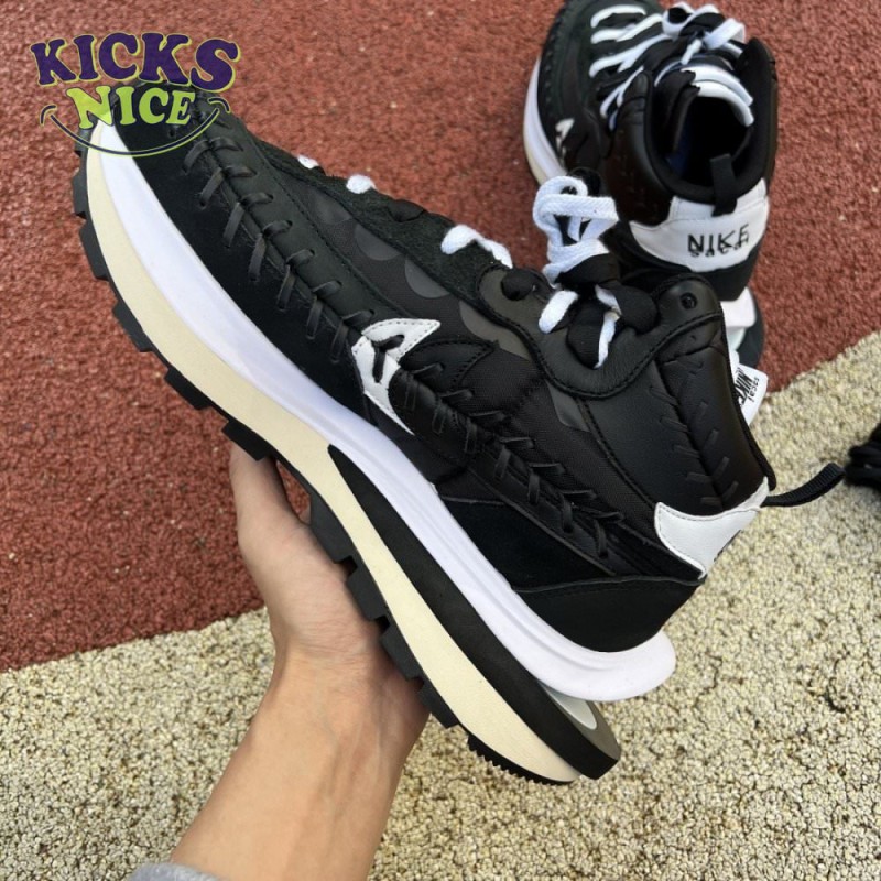 Nike Vaporwaffle sacai Jean Paul Gaultier Black White Size 36-45 Nike Vaporwaffle sacai Jean Paul Gaultier Black White Size 36-45