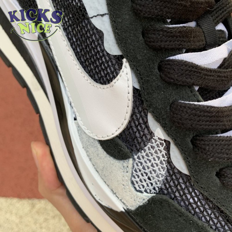 Sacai x VaporWaffle 'Black White' Size 36-47.5 Sacai x VaporWaffle 'Black White' Size 36-47.5