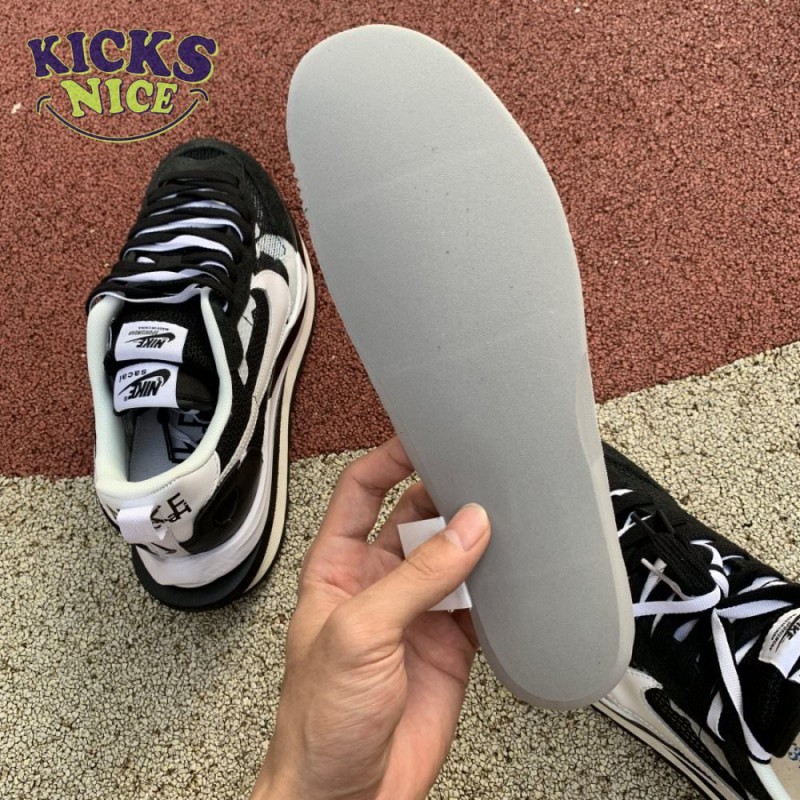 Sacai x VaporWaffle 'Black White' Size 36-47.5 Sacai x VaporWaffle 'Black White' Size 36-47.5