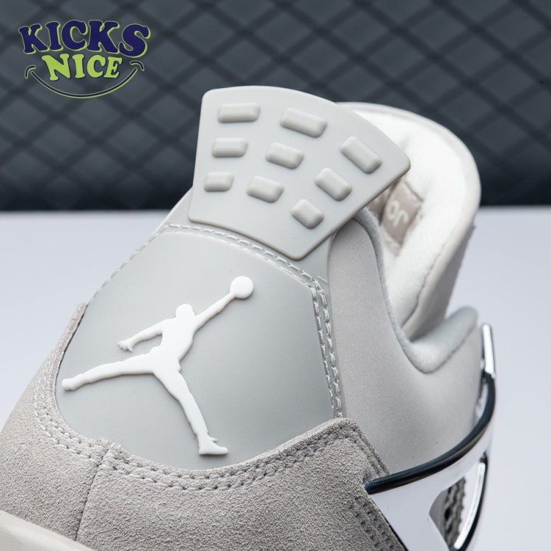 Jordan 4 Retro Women 's Frozen Moments AQ9129-001 Size 36-48.5 Jordan 4 Retro Women 's Frozen Moments AQ9129-001 Size 36-48.5