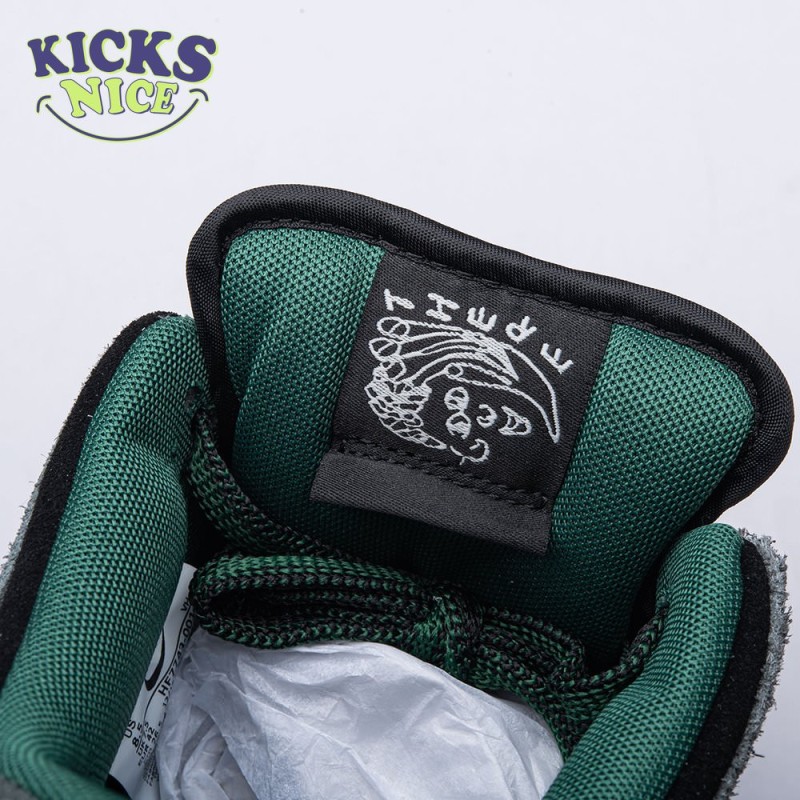 Nike SB Dunk Low There Skateboards HF7743-001 Size 36-47.5 Nike SB Dunk Low There Skateboards HF7743-001 Size 36-47.5