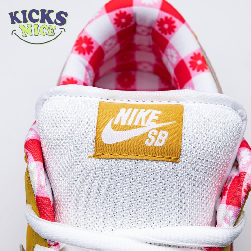 Nike SB Dunk Low Yellow Lobster 313170-137566 Size 40-47.5 Nike SB Dunk Low Yellow Lobster 313170-137566 Size 40-47.5